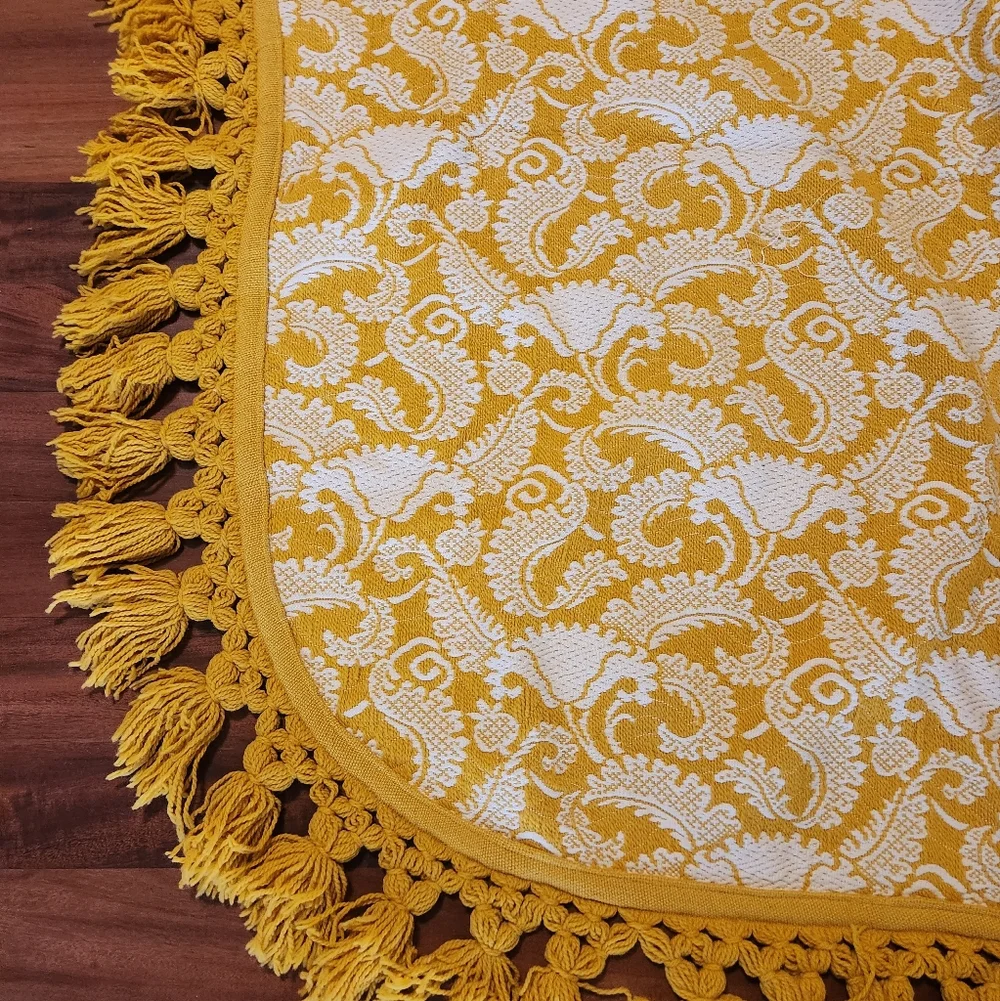 Vintage Bellissimo Collection Gold Yellow Jacquard Queen Bedspread